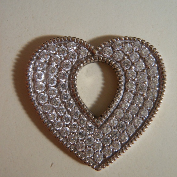 $3,500 Judith Ripka 18K White Gold 73 Diamonds 1.043 CTW Heart Pendant No Chain - Picture 10 of 12